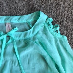 No boundaries blouse 🧚🏻‍♀️